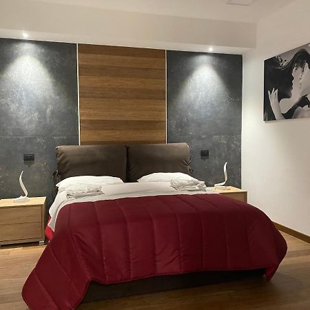 Eutuxia Apartment Taranto Bagian luar foto