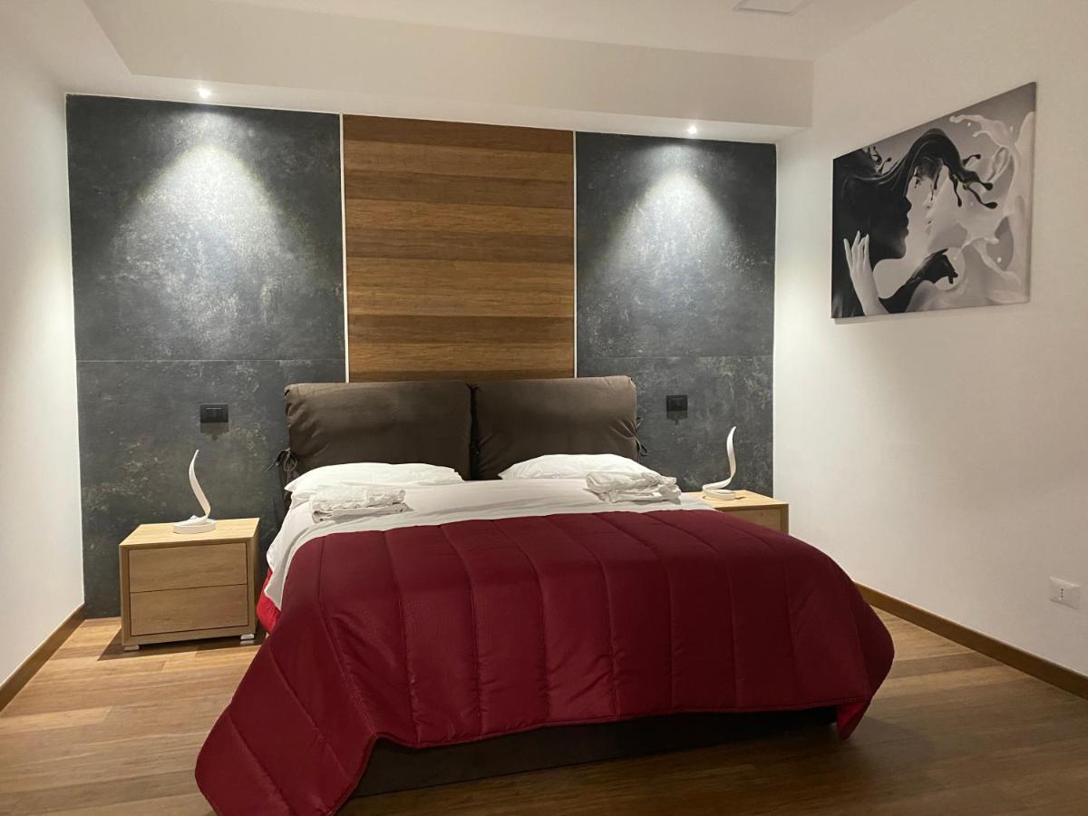 Eutuxia Apartment Taranto Bagian luar foto