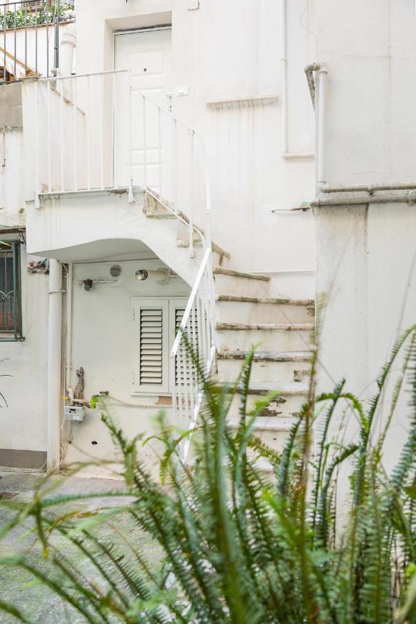 Eutuxia Apartment Taranto Bagian luar foto