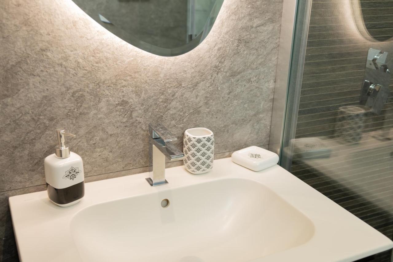 Eutuxia Apartment Taranto Bagian luar foto